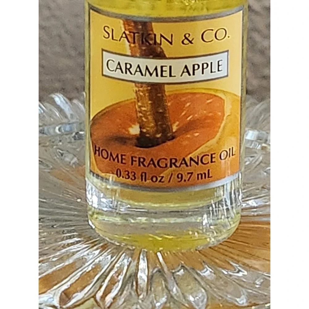 Bath & Body Works Slatkin Co Caramel Apple Home Fragrance Oil .33‎ FL Oz LT.USED